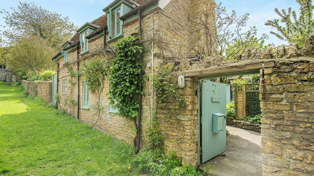 Gillingham Cottage | Church House Cottage