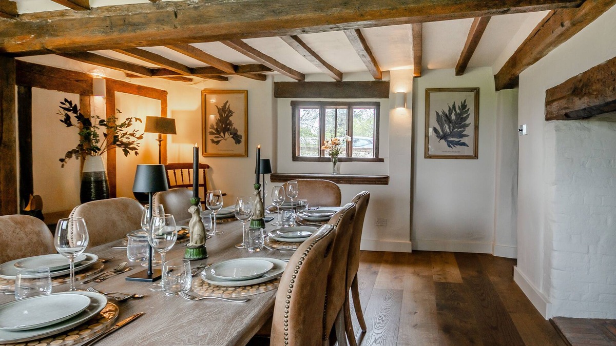 Beccles House | Church House - Four Bedroom House, Sleeps 8