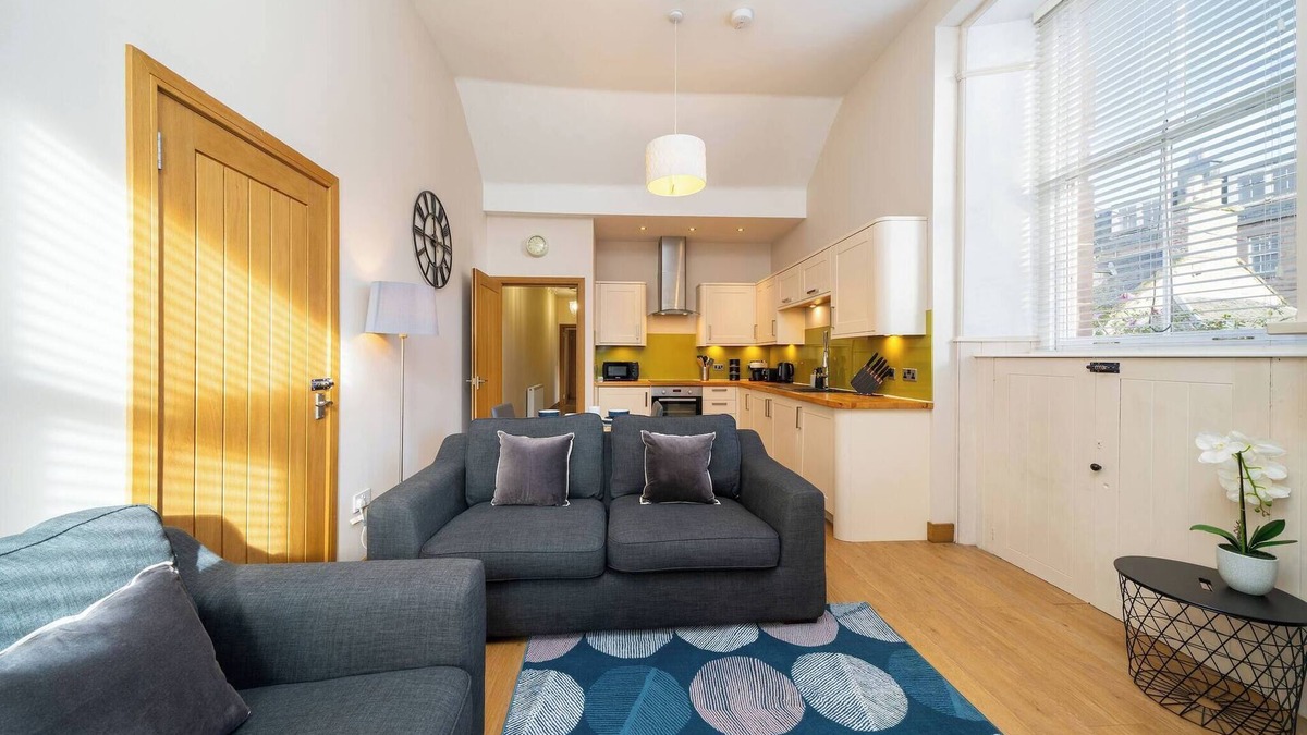 Montrose Apartment | Church House - Montrose Getaway