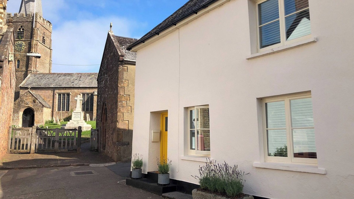 Hatherleigh Cottage | Church View Cottage & Barn