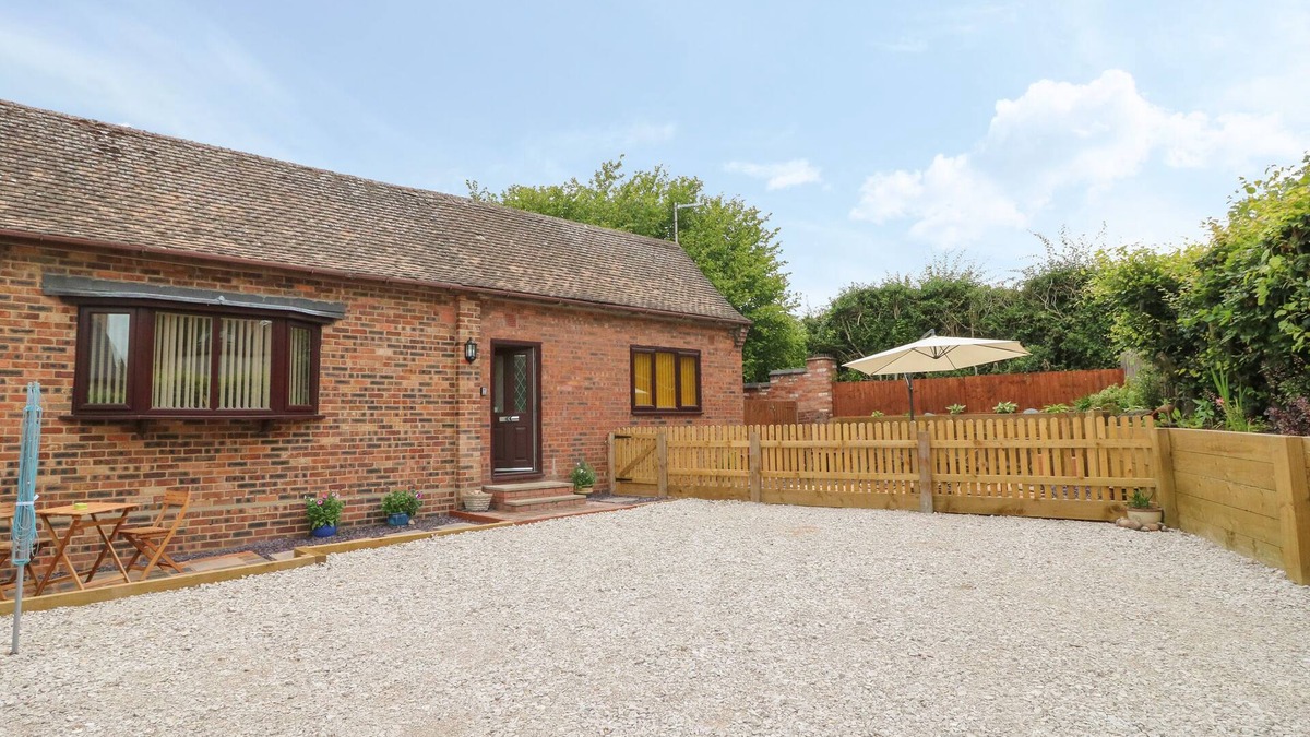 Abbots Bromley Cottage | CHURCH VIEW COTTAGE, pet friendly, with a garden in Rugeley