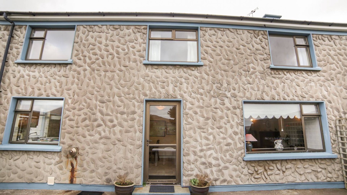 Cahirciveen Cottage | CHURCH VIEW, family friendly in Cahersiveen, County Kerry
