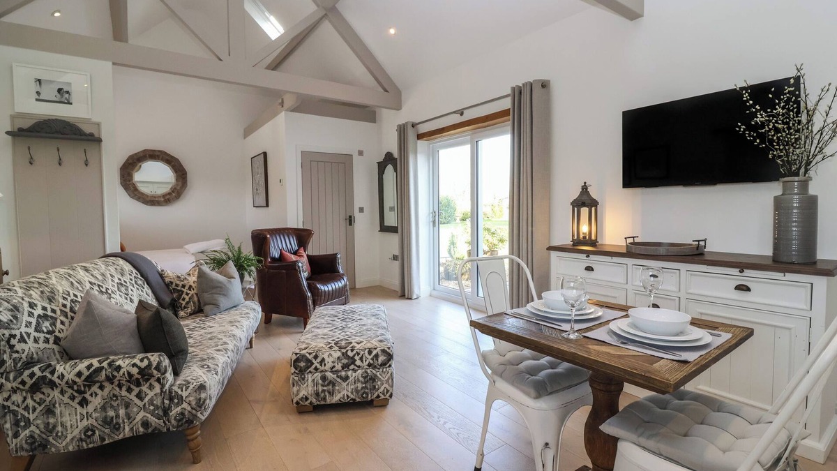 Wick St. Lawrence Cottage | Church View Retreat
