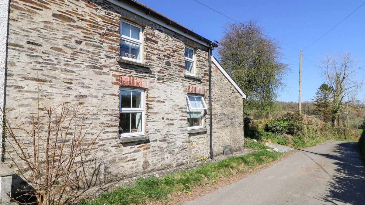 Pencader Cottage | CILRHIW ISAF, family friendly, character holiday cottage in Pencader