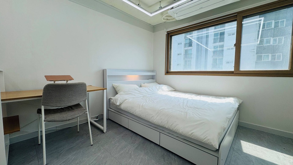 Seongsu Apartment | 칠Seongsu Station Jungnangcheon Cherry Blossom Road Han River airport bus