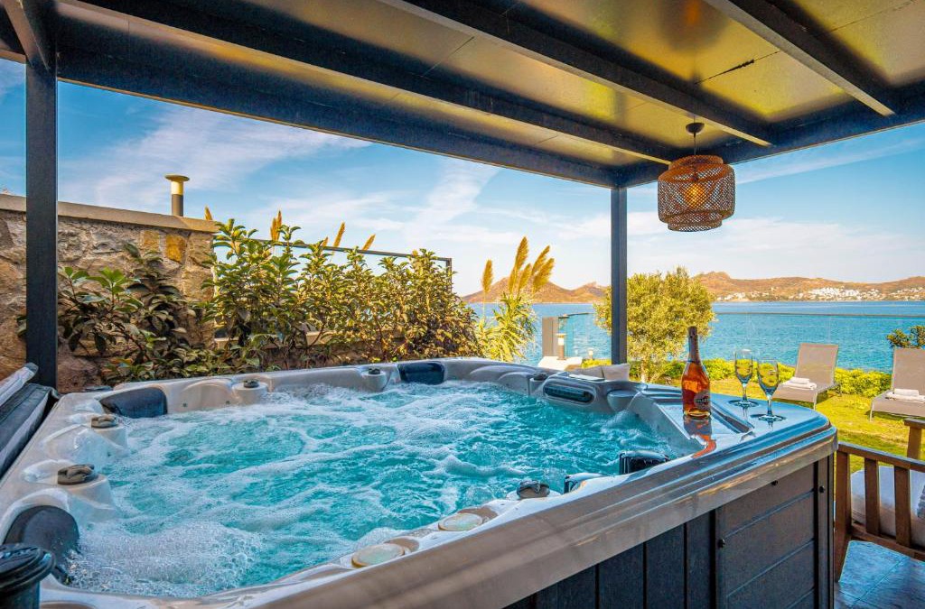 Yalikavak Villa | Çimentepe Residence Deluxe 2 - Villa with Jacuzzi in Yalikavak
