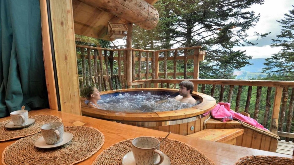 La Tour-dʼAuvergne Cabin | Cimes du Sancy Lodge