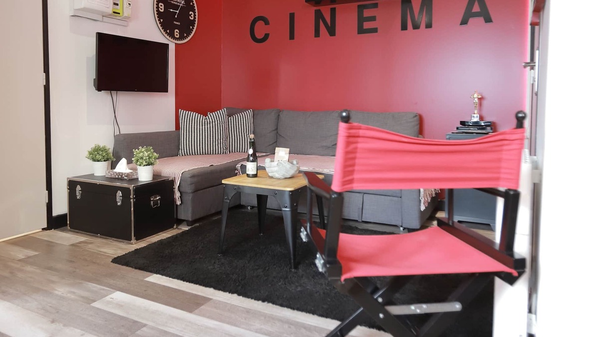 Honfleur Apartment | Cinema apartment with home cinema and garage
