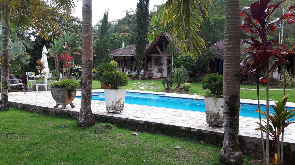 Itariri House | Cinema in the Mountain