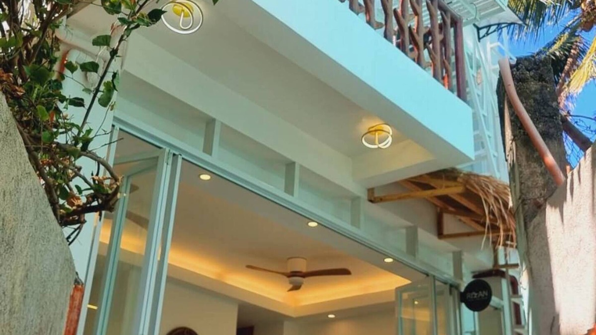 Boracay Island Hotel | CiNta Hotel - 2 story total 5 rooms with individual bathroom