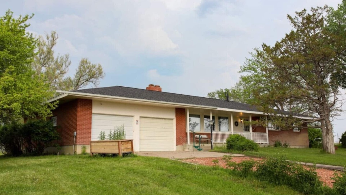 Miles City House | Circle H Farmhouse on 20 Acres: 1.5 miles to town
