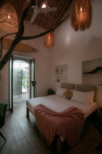 Anjuna Hotel | Circle
