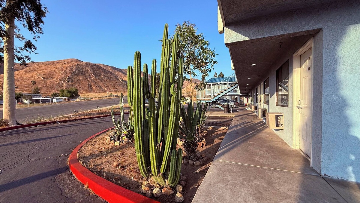 Glen Avon Hotel | Circle Inn Hotel Jurupa Valley Riverside