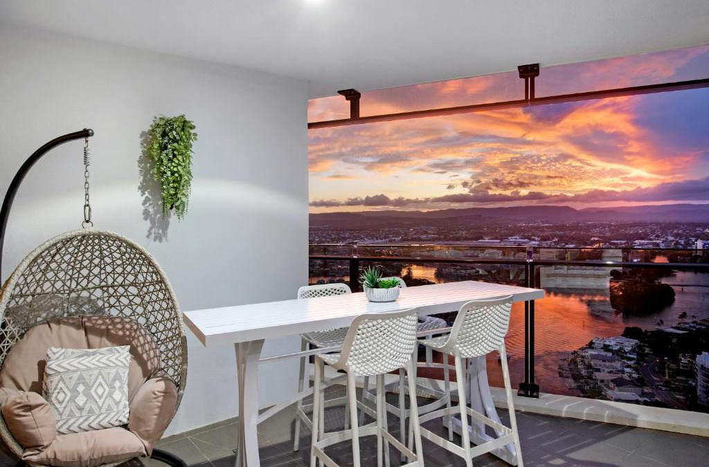 Surfers Paradise Apartment | Circle on Cavill Surfers Paradise- 2 Bedroom Sky Home