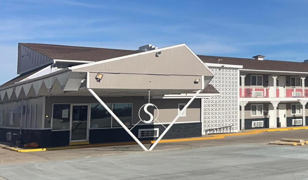 Cozad Hotel | Circle S Motel