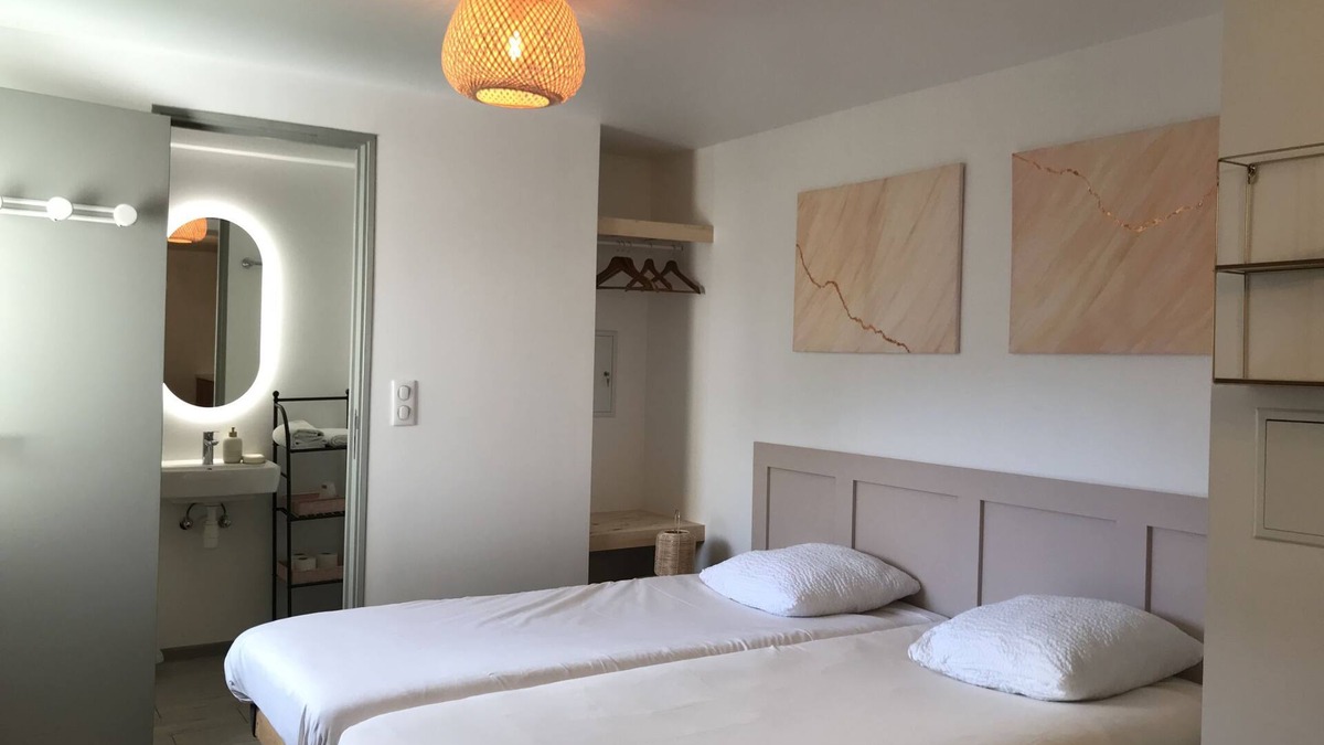 Saint-Germain-les-Corbeil Apartment | Cit'hôtel - Appartement Boisé