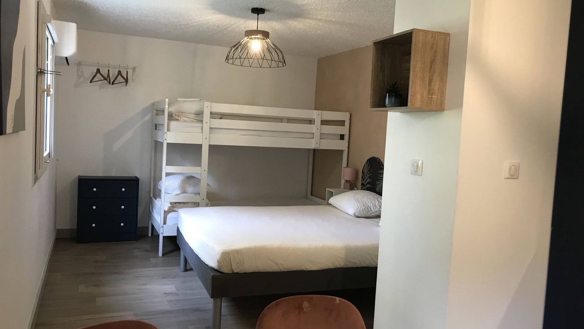 Saint-Germain-les-Corbeil Apartment | Cit'hôtel - Appartement Family