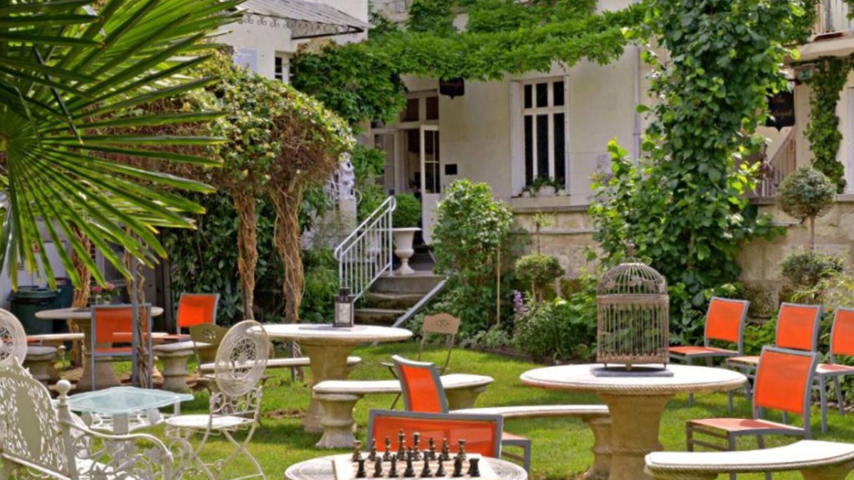 Chinon Hotel | Citotel Le Plantagenet