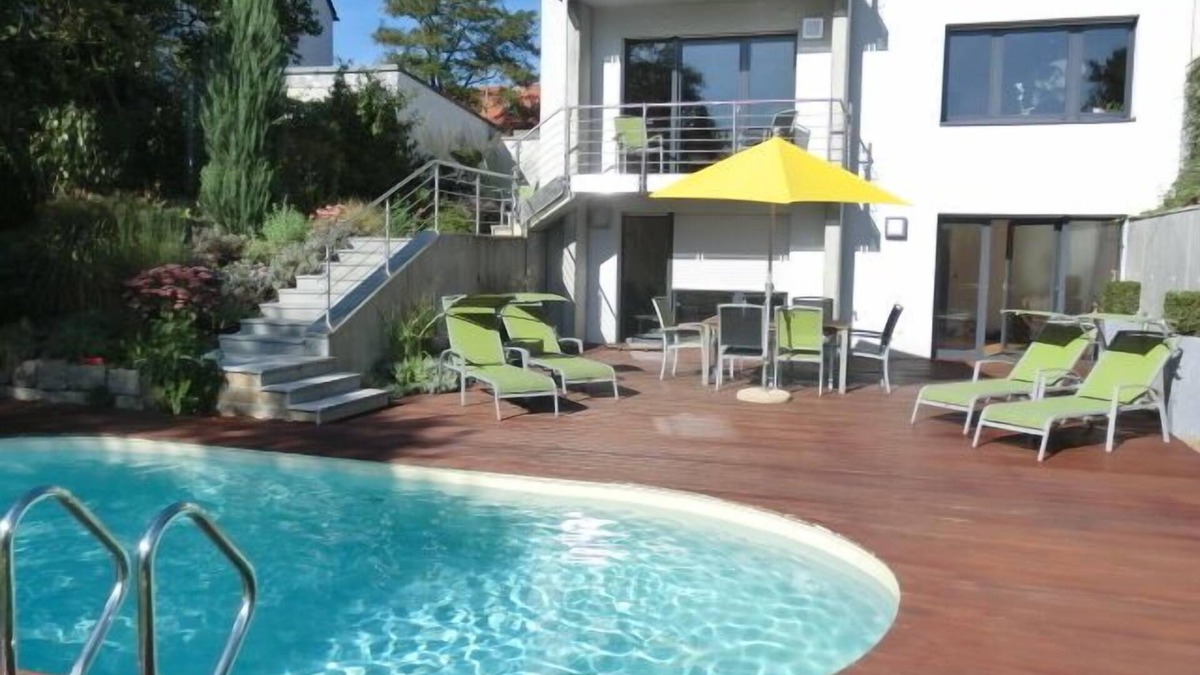 Frauenland Apartment | City and university apartment with pool in top location