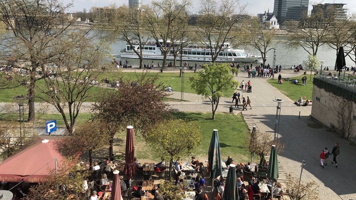 Altstadt-Nord Apartment | City Apartment 1-5 Rhein river view