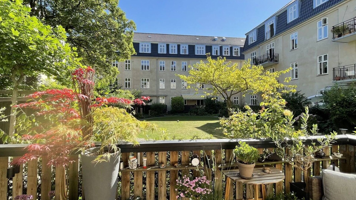 Frederiksberg C Apartment | City Apartment in Frederiksberg with 2 bedrooms sleeps 4