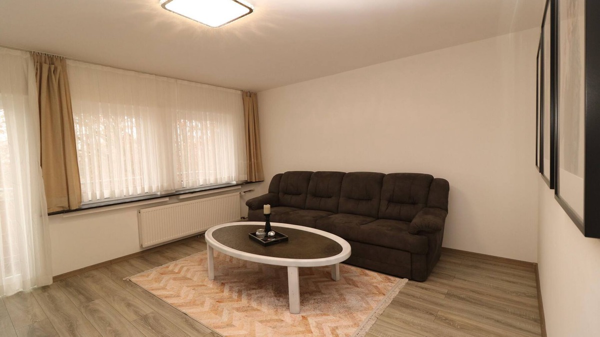Frohnhausen Apartment | City Apartment with Balcony