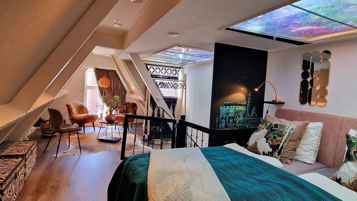 Centrum Apartment | City Attic - Your Artful Retreat in Haarlem's Heart