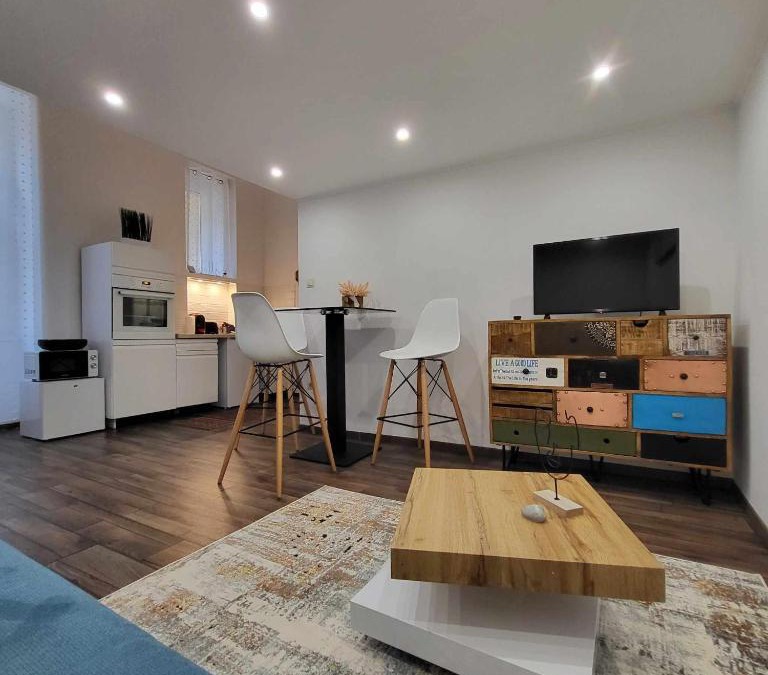 Szekesfehervar Apartment | City Bell