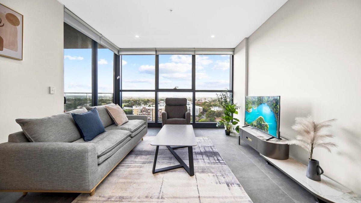 North Strathfield Apartment | City&Bridge View 2 Bed+Study | Homebush