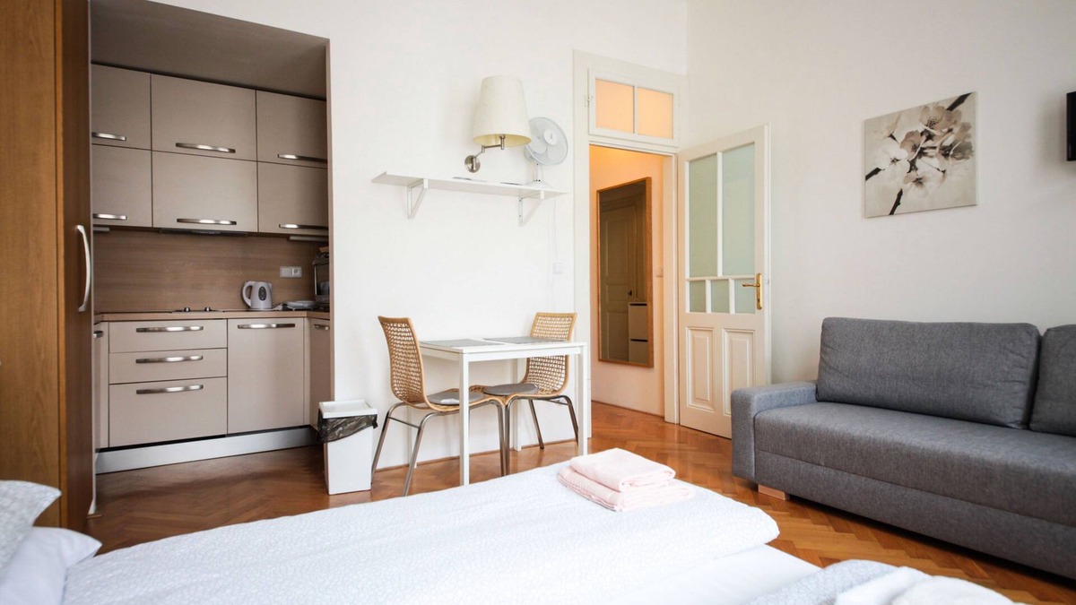 Prague 6 Apartment | City Castle Aparthotel