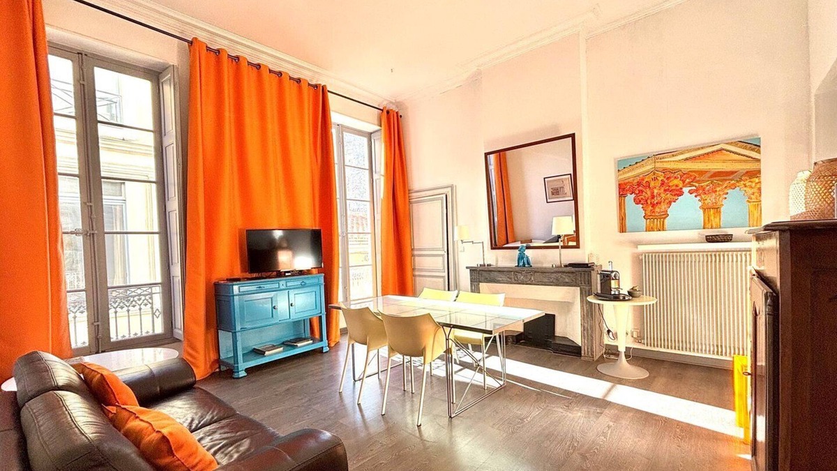 Nimes City Centre Apartment | City Center - 2 Bedrooms Near the Maison Carrée