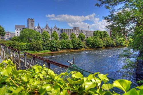 Galway City Centre Apartment | City Center-3 min Walk to Town Square