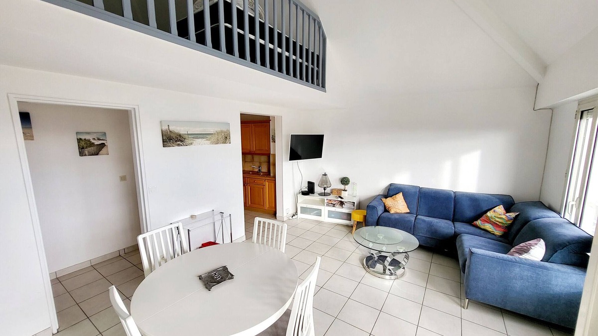 Les Sables d'Olonne Apartment | City Center T3 + Mezzanine Apartment with Garage, Balcony, and Modern Amenities