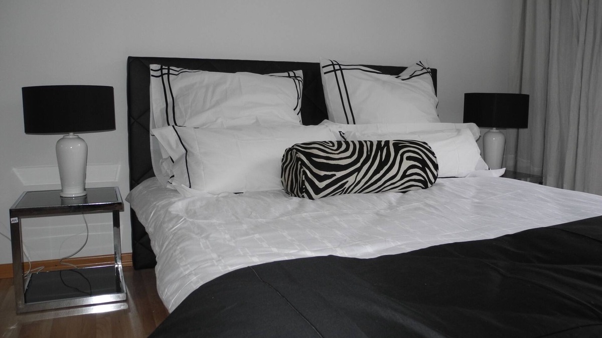 Pempelfort Condo | City center overlooking Citypark the Hofgarten walking distance to all attractio