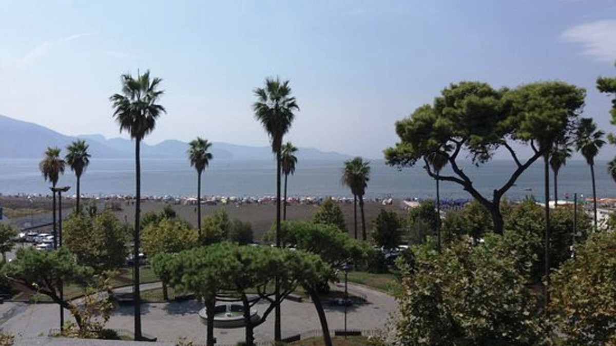 Torre Annunziata House | City center sea view