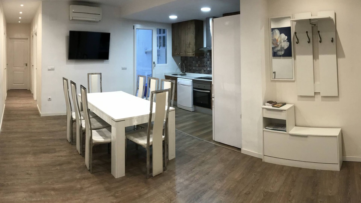Barrio del Carmen Apartment | City center where Falla starts