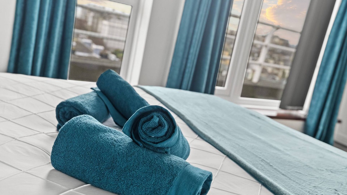 Barbican Apartment | City centre Penthouse - long stays - big discounts