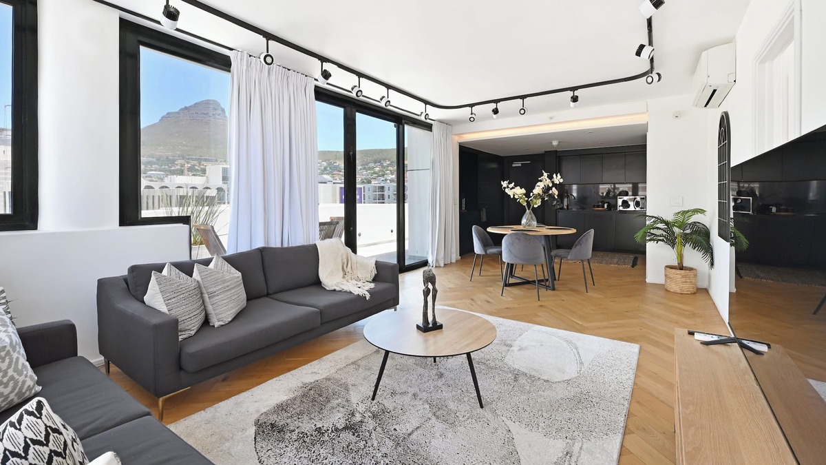 Cape Town City Centre Apartment | City Centre Rooftop Penthouse with 360° City & Mountain Views!