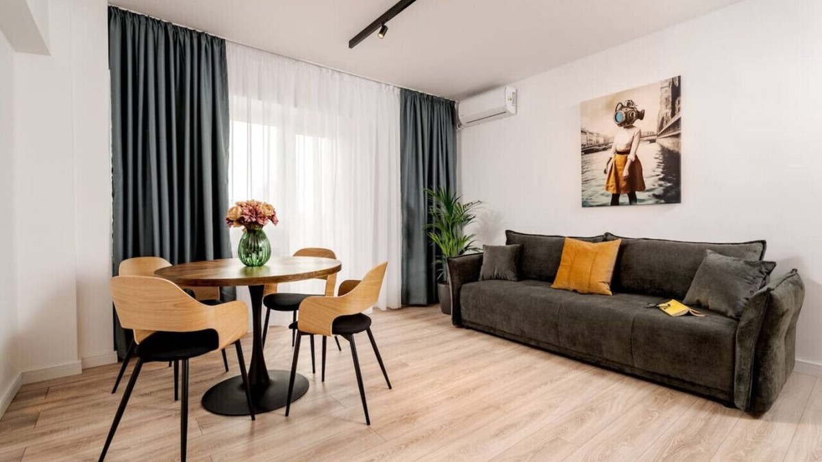 Bucharest City-Centre Apartment | City Centre Spacious Cozy Apartment with Balcony