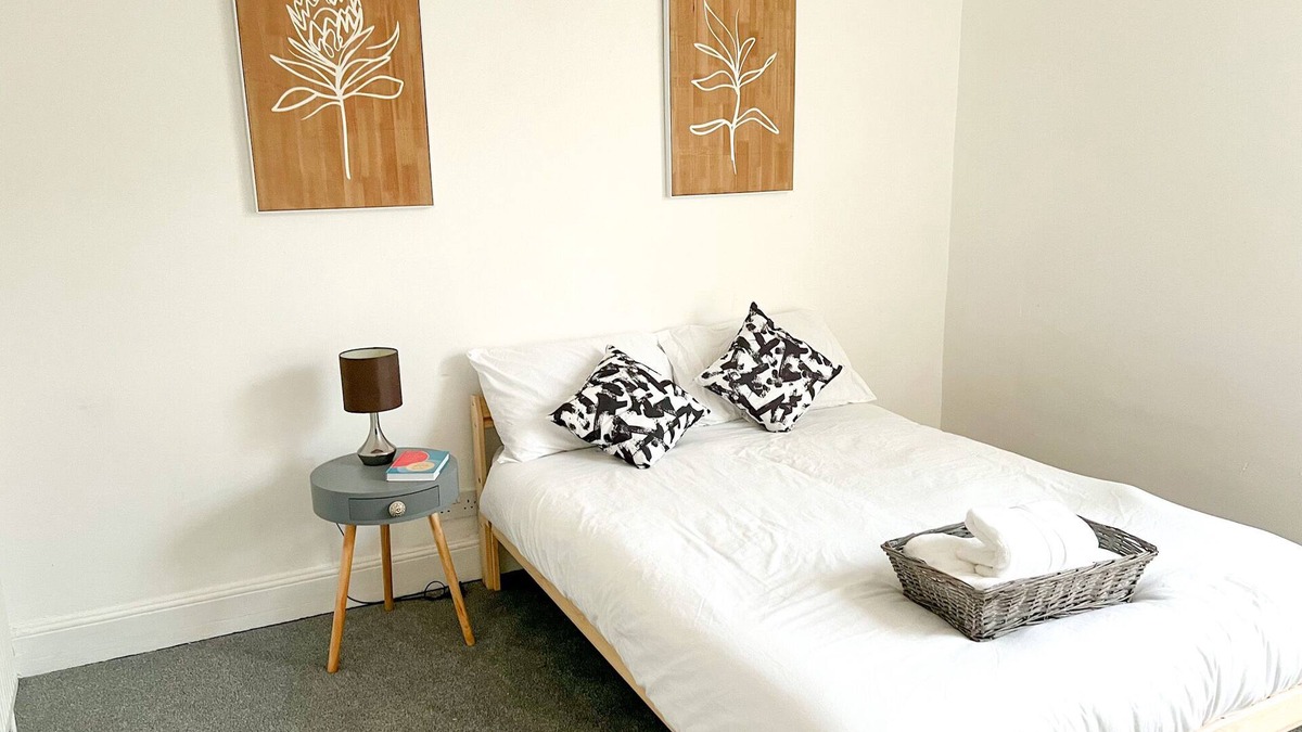 Forest Fields House | City Centre terrace town house