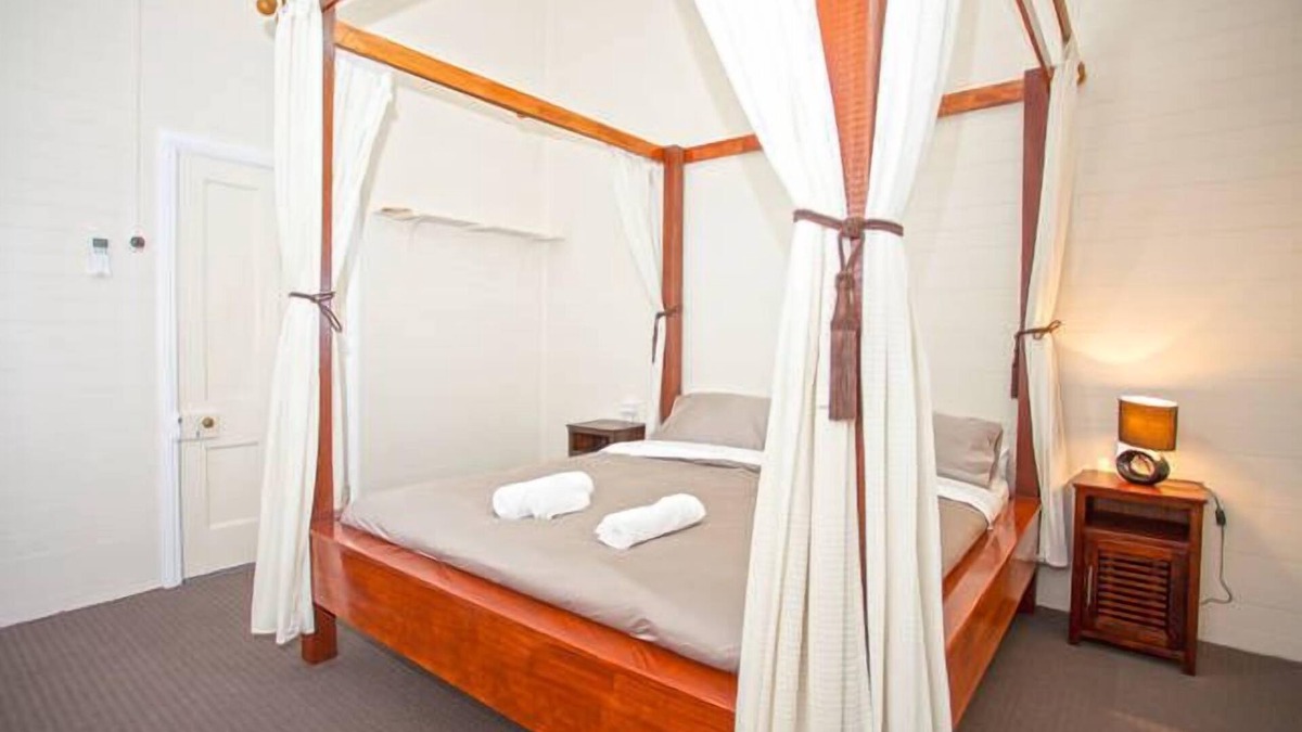 Mackay House | CITY CENTRE, WATER PARK, WIFI, PAYTV