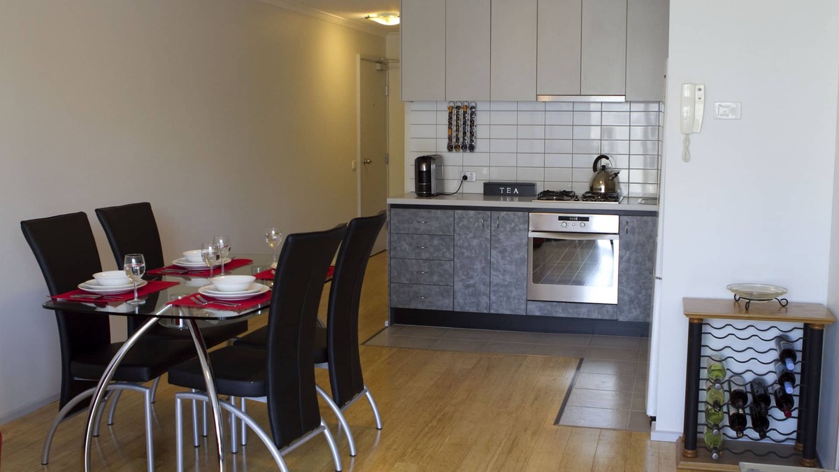 Melbourne Central Business District Apartment | City Edge Apartment, Spacious Terrace