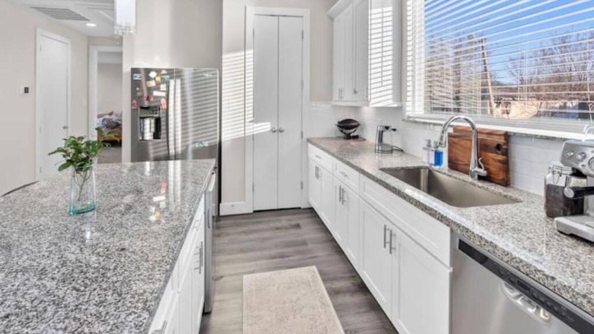 OST - South Union House | City Elegance: Prime Houston Hub