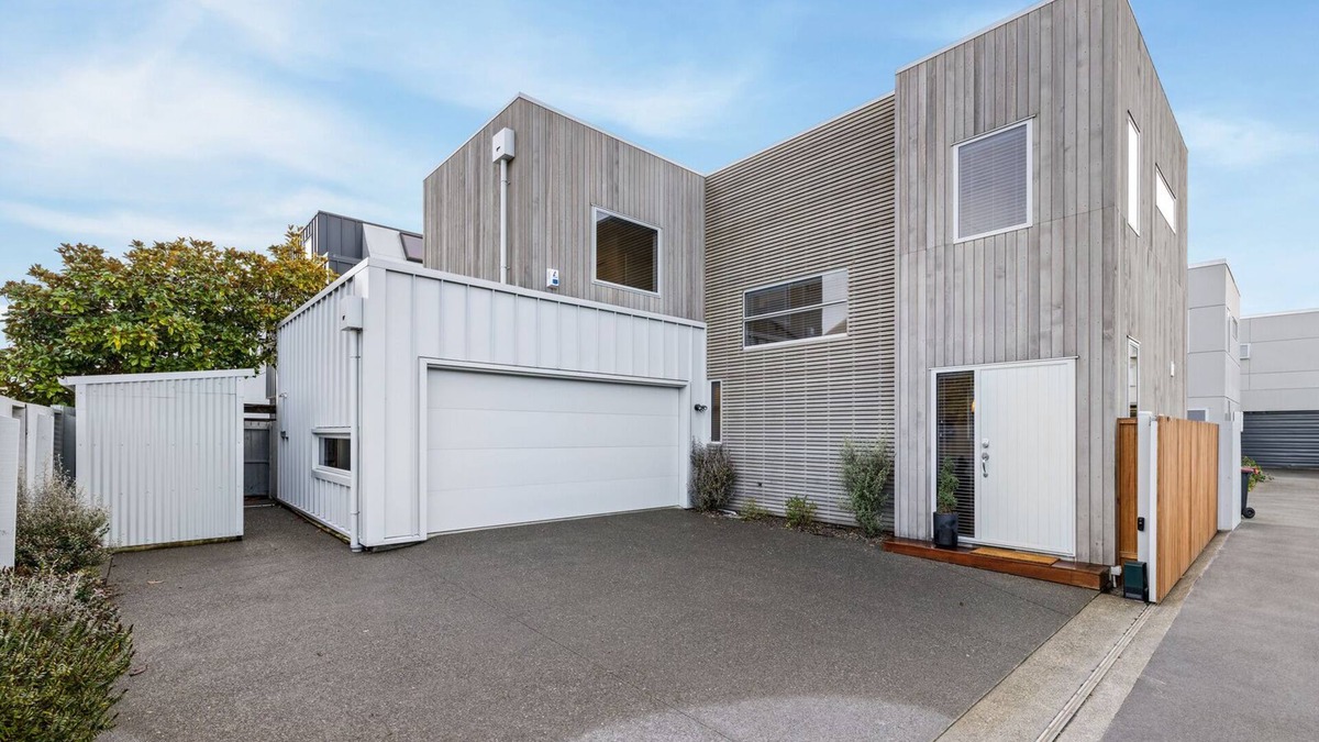 Edgeware House | City Escape – Christchurch Central Apartment