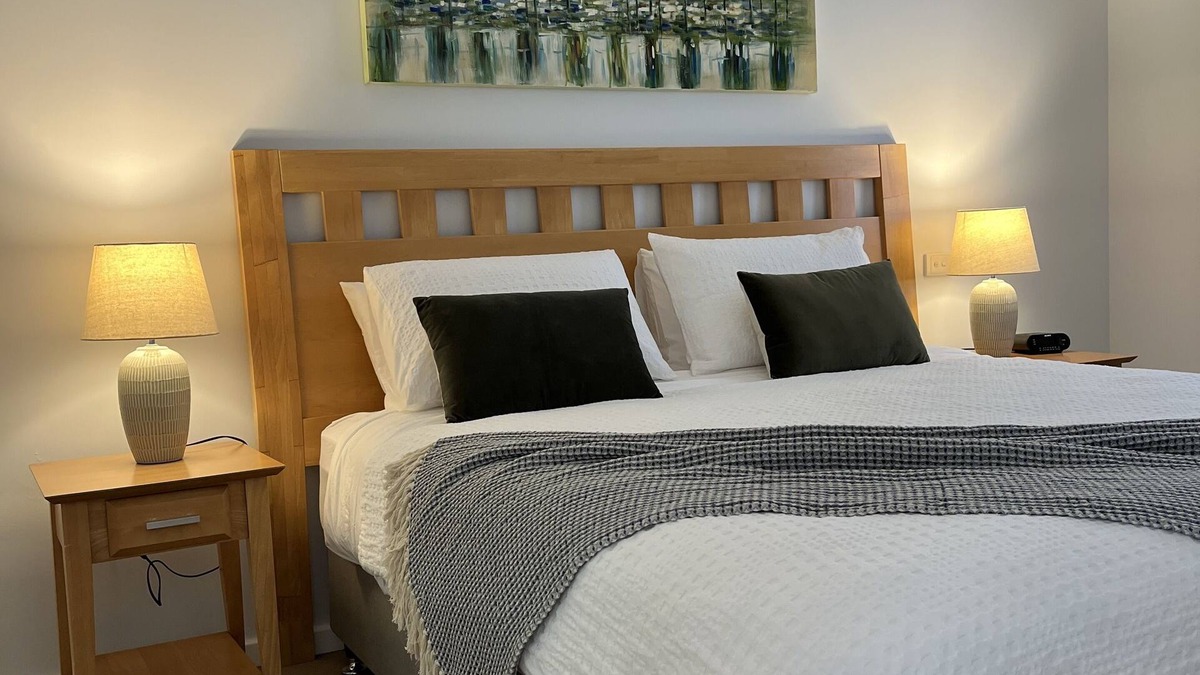 Perth Central Business District Apartment | City Escape Mounts Bay Apartment. Near Kings Park - Parking - Wifi