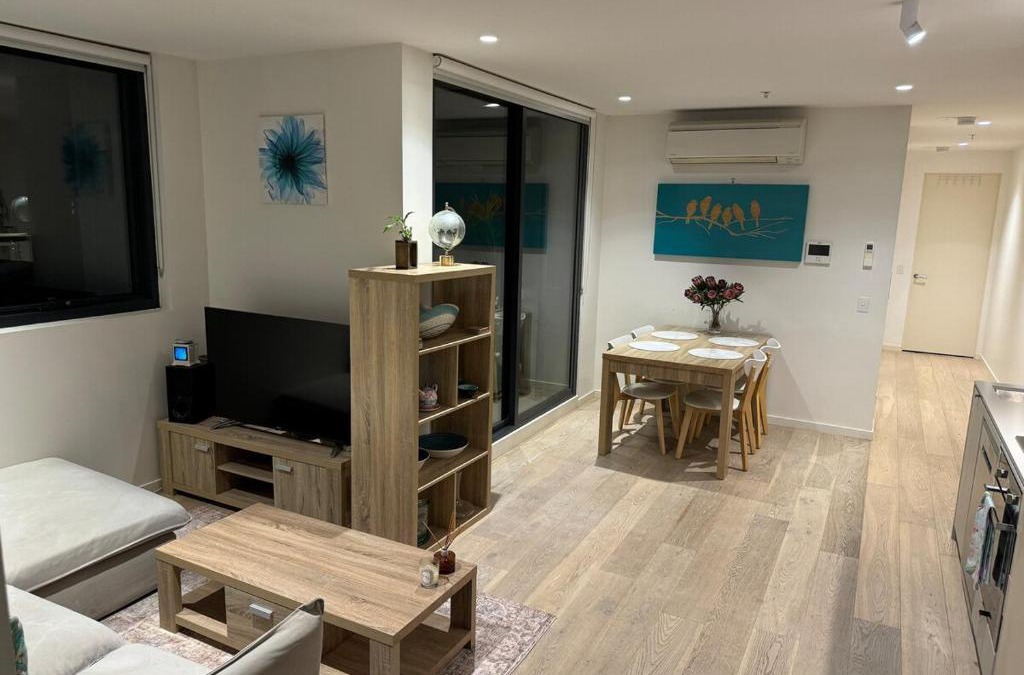 Parkville Apartment | City Fringe Oasis - Pool, Gym & Car Park