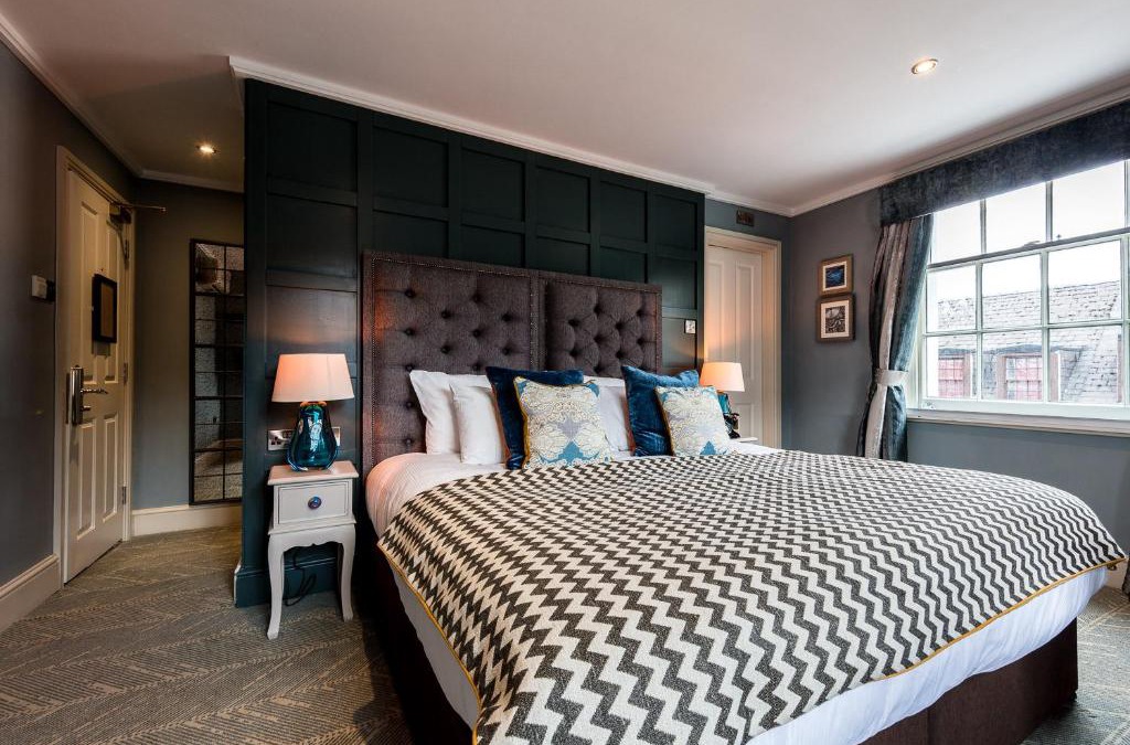 Exeter Hotel | City Gate