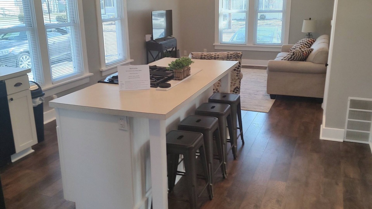 Midland Apartment | City Getaway
