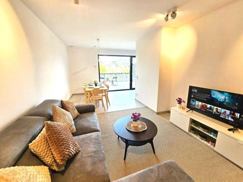 Hamm Apartment | City Living in style 3BR w 2 terraces&free parking-HAM1