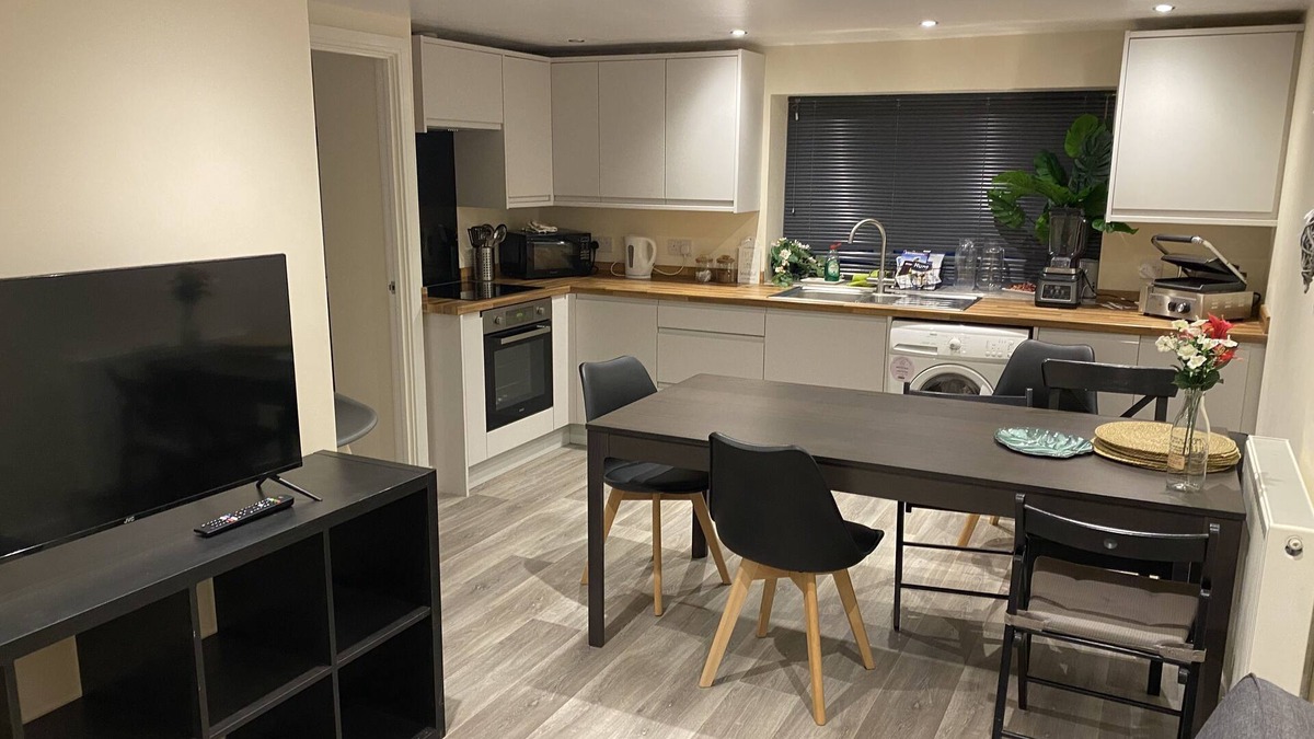 Upton Cheyney House | City Living | Sandstone Villa C